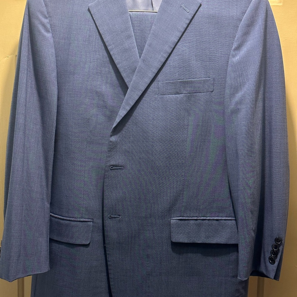 Hart Schaffner Marx Blue Suit Classic Design